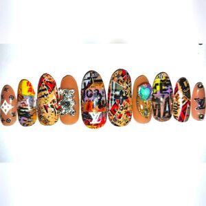 Hand crafted custom print 10pc short acrylic press on nails sz medium